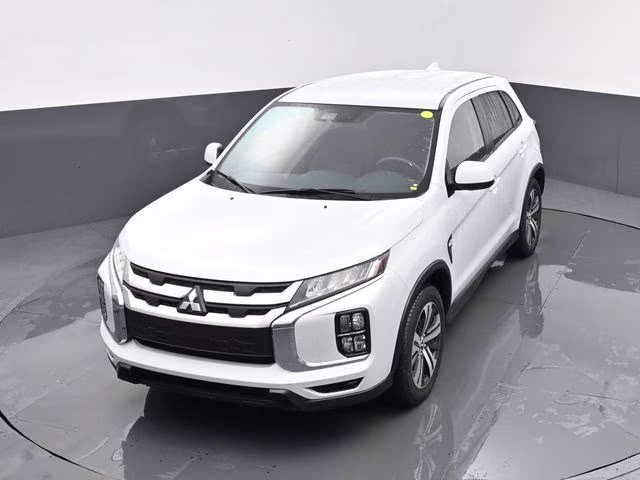 2024 White Mitsubishi Outlander Sport 2.0 ES 4X4 SUV