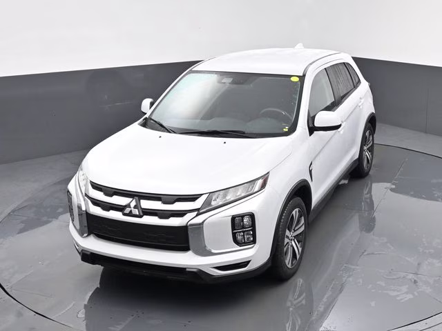 2024 White Mitsubishi Outlander Sport 2.0 ES 4X4 SUV