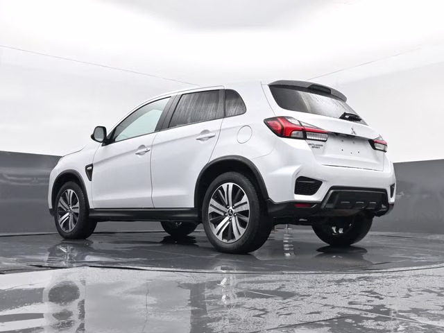 2024 White Mitsubishi Outlander Sport 2.0 ES 4X4 SUV