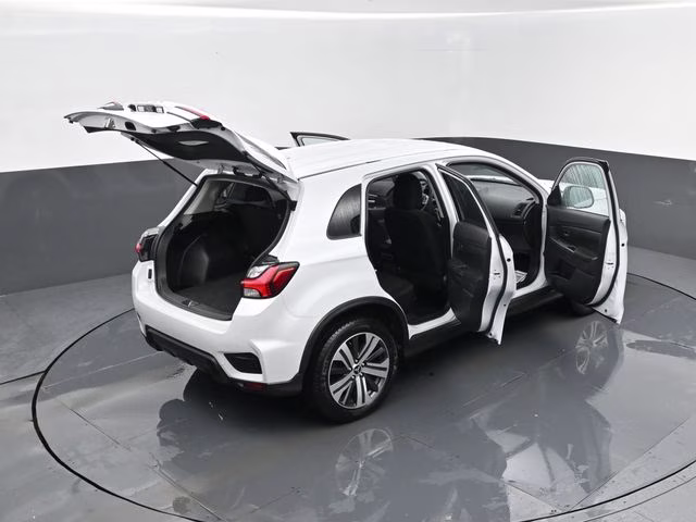 2024 White Mitsubishi Outlander Sport 2.0 ES 4X4 SUV