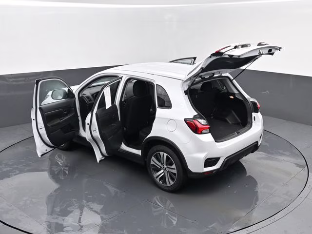 2024 White Mitsubishi Outlander Sport 2.0 ES 4X4 SUV