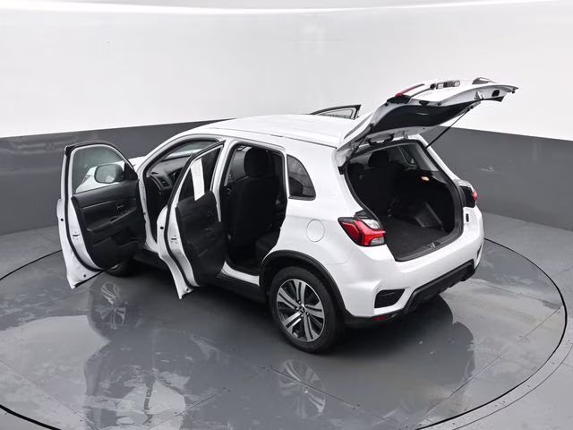 2024 White Mitsubishi Outlander Sport 2.0 ES 4X4 SUV