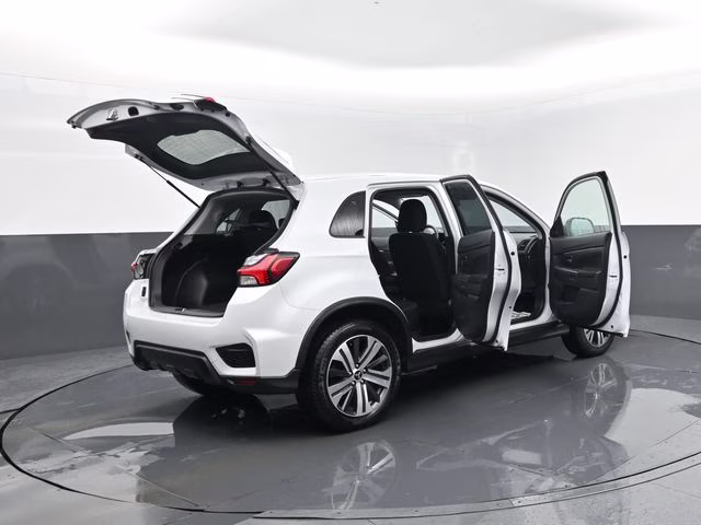 2024 White Mitsubishi Outlander Sport 2.0 ES 4X4 SUV