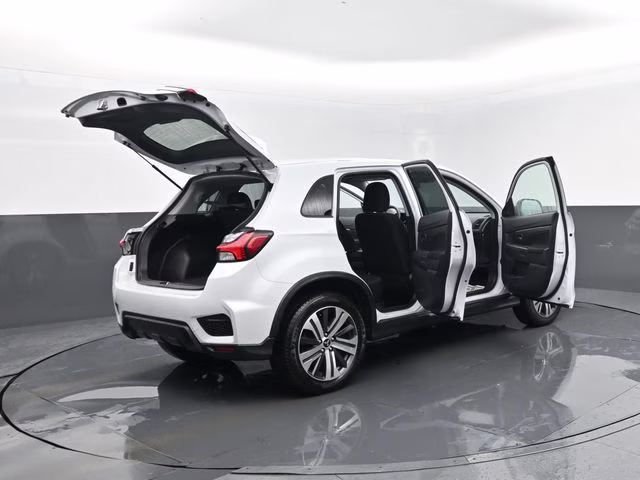 2024 White Mitsubishi Outlander Sport 2.0 ES 4X4 SUV