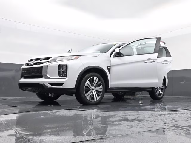 2024 White Mitsubishi Outlander Sport 2.0 ES 4X4 SUV