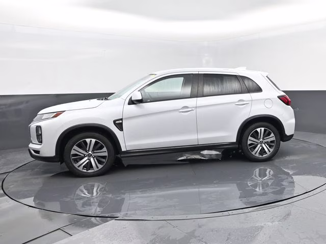 2024 White Mitsubishi Outlander Sport 2.0 ES 4X4 SUV
