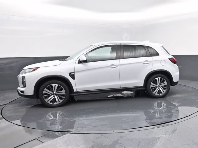 2024 White Mitsubishi Outlander Sport 2.0 ES 4X4 SUV