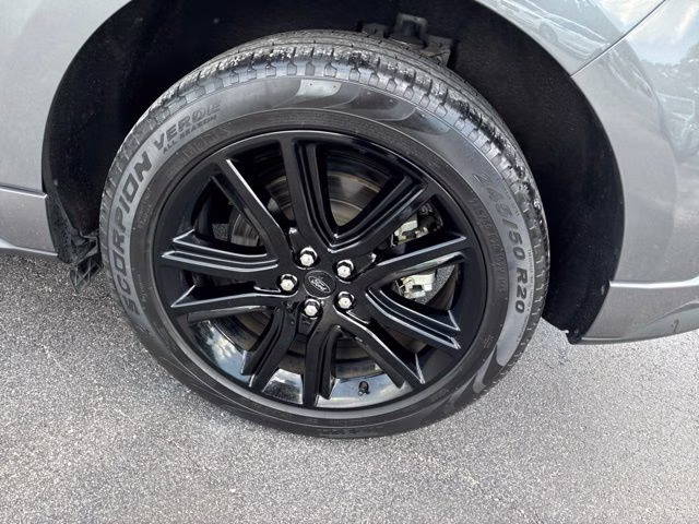 2022 Gray Metallic Ford Edge ST Line AWD SUV