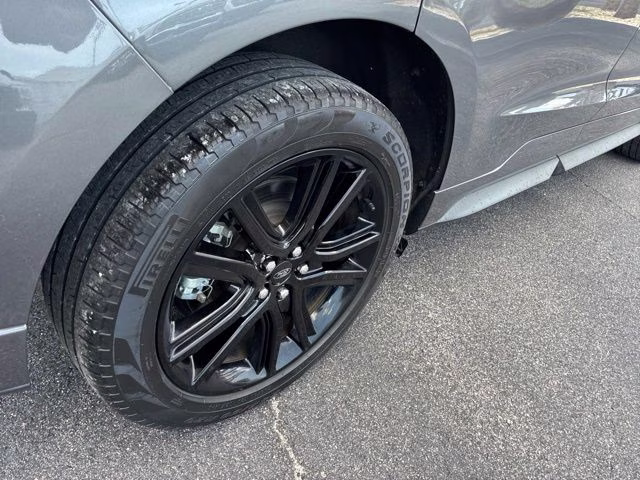 2022 Gray Metallic Ford Edge ST Line AWD SUV