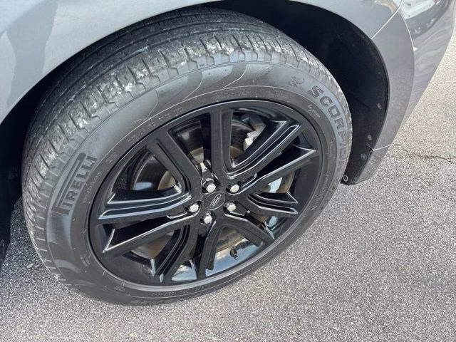 2022 Gray Metallic Ford Edge ST Line AWD SUV