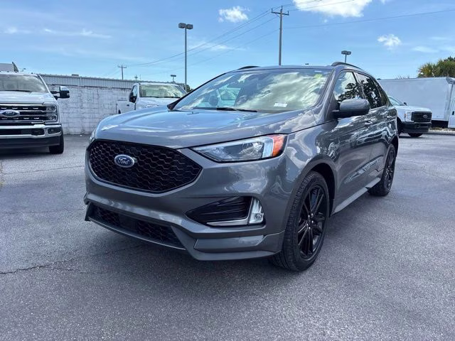 2022 Gray Metallic Ford Edge ST Line AWD SUV