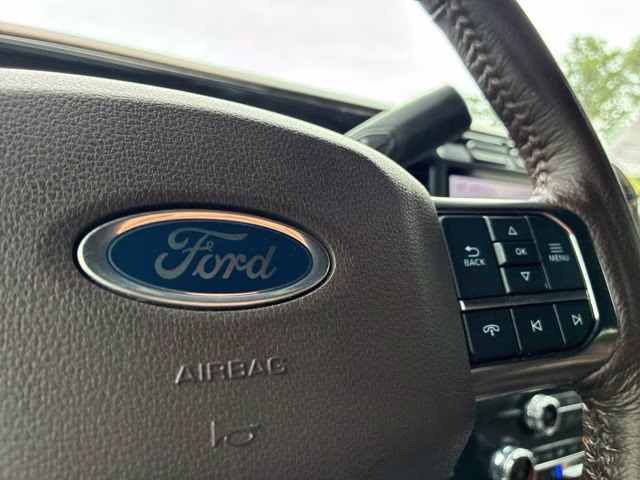 2023 Black Metallic Ford Super Duty F-250 SRW King Ranch 4X4 Truck