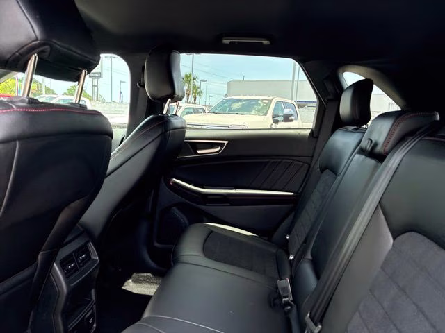 2022 Gray Metallic Ford Edge ST Line AWD SUV