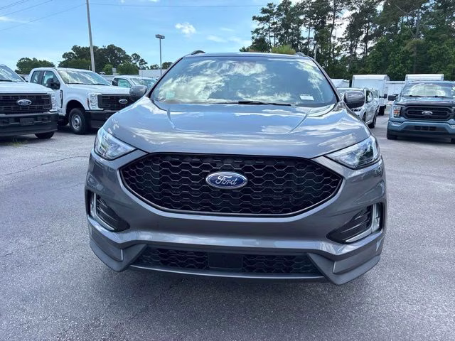 2022 Gray Metallic Ford Edge ST Line AWD SUV