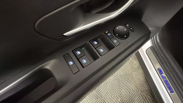 2025 White Pearl Hyundai Tucson SEL Convenience FWD SUV