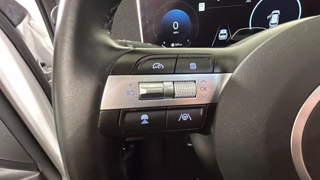 2025 White Pearl Hyundai Tucson SEL Convenience FWD SUV