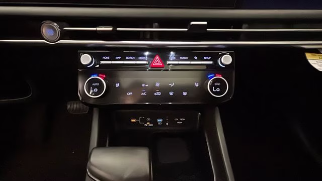 2025 White Pearl Hyundai Tucson SEL Convenience FWD SUV