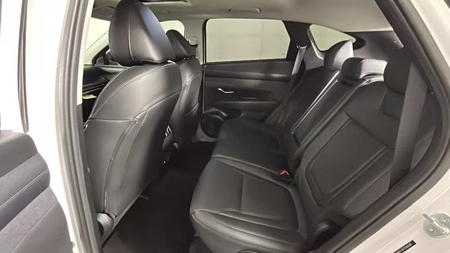 2025 White Pearl Hyundai Tucson SEL Convenience FWD SUV