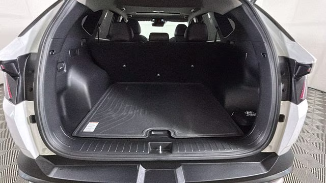 2025 White Pearl Hyundai Tucson SEL Convenience FWD SUV