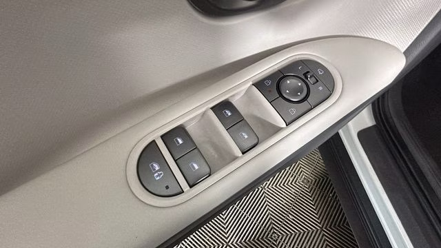 2025 Atlas White Matte Hyundai IONIQ 5 SEL RWD SUV