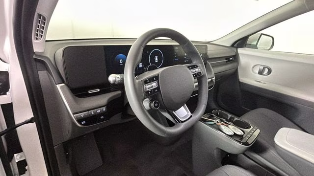 2025 Atlas White Matte Hyundai IONIQ 5 SEL RWD SUV