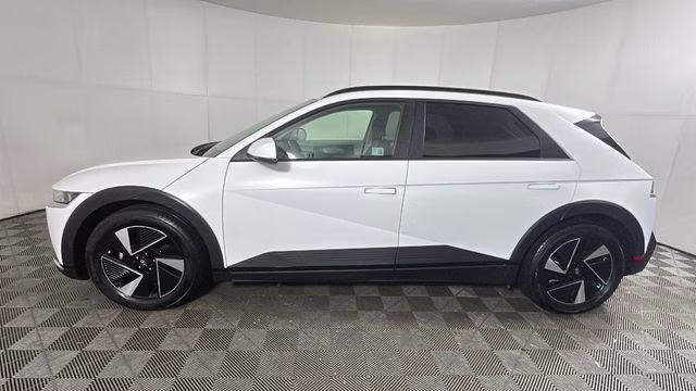 2025 Atlas White Matte Hyundai IONIQ 5 SEL RWD SUV