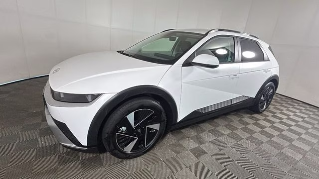 2025 Atlas White Matte Hyundai IONIQ 5 SEL RWD SUV