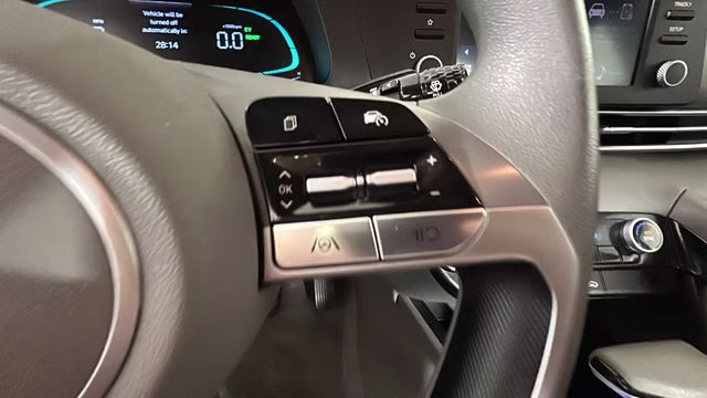 2025 Fluid Metal Hyundai Elantra Hybrid Blue FWD Sedan