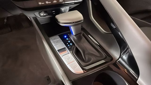 2025 Fluid Metal Hyundai Elantra Hybrid Blue FWD Sedan