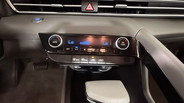 2025 Fluid Metal Hyundai Elantra Hybrid Blue FWD Sedan