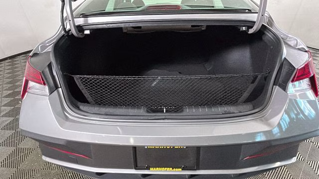 2025 Fluid Metal Hyundai Elantra Hybrid Blue FWD Sedan