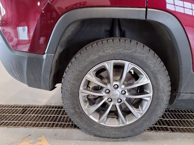 2019 Velvet Red Pearlcoat Jeep Cherokee Latitude Plus 4X4 SUV