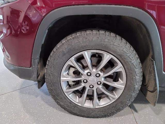 2019 Velvet Red Pearlcoat Jeep Cherokee Latitude Plus 4X4 SUV