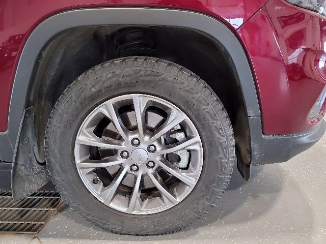 2019 Velvet Red Pearlcoat Jeep Cherokee Latitude Plus 4X4 SUV