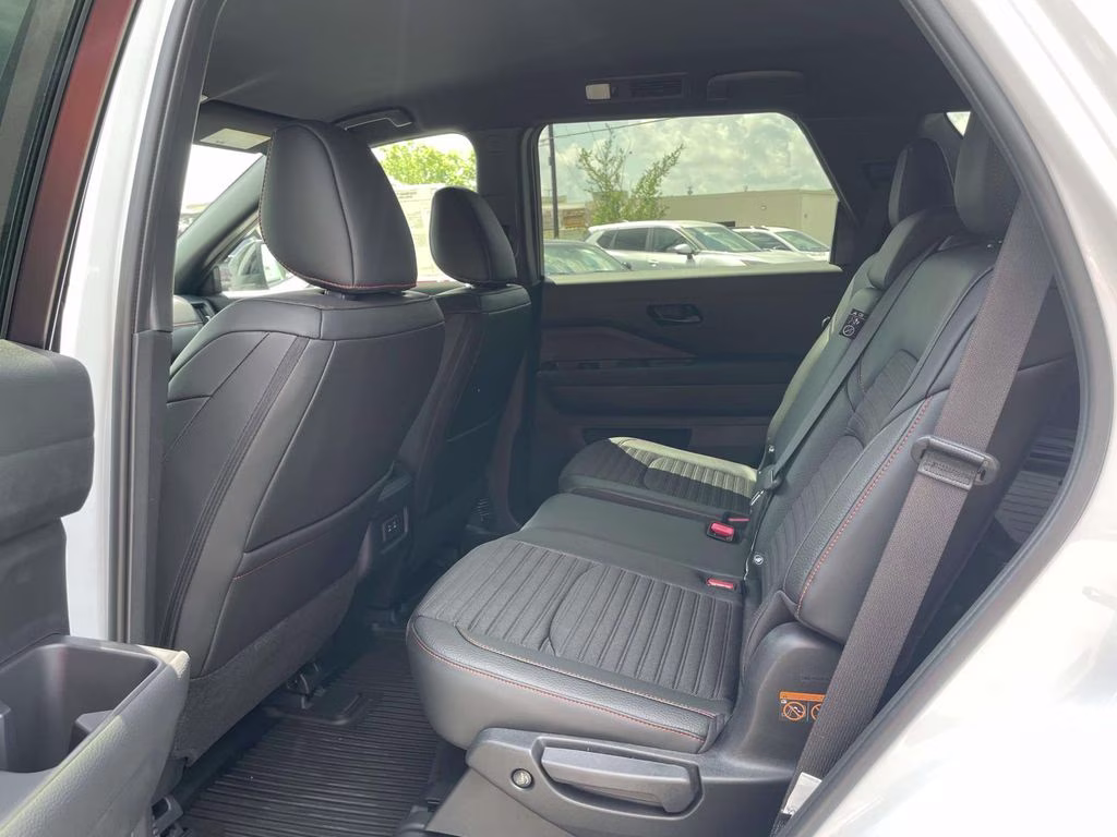 2026 Everest White Pearl Tricoat Nissan Pathfinder Rock Creek 4X4 SUV