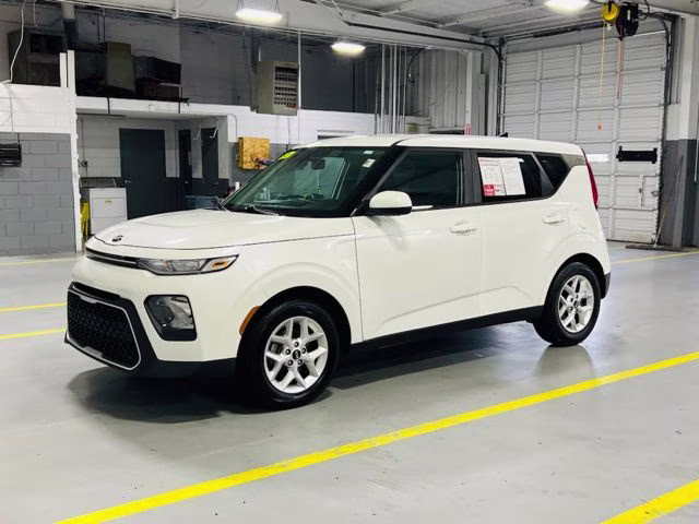 2021 Snow White Pearl Kia Soul S FWD Hatchback