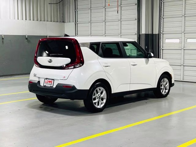2021 Snow White Pearl Kia Soul S FWD Hatchback