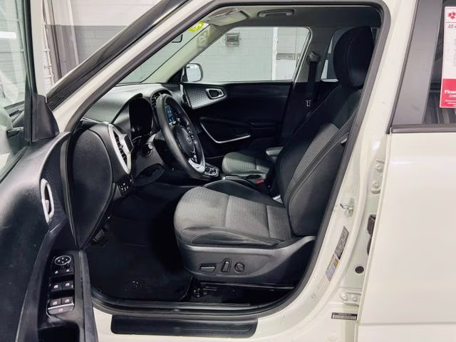 2021 Snow White Pearl Kia Soul S FWD Hatchback