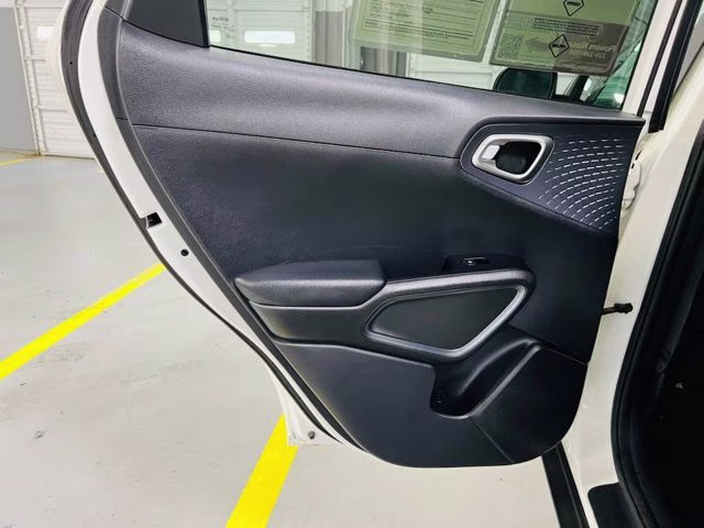 2021 Snow White Pearl Kia Soul S FWD Hatchback