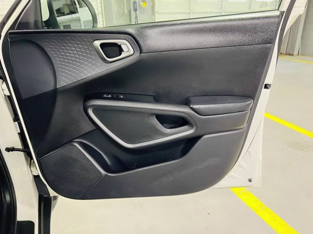 2021 Snow White Pearl Kia Soul S FWD Hatchback
