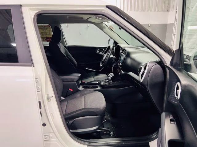 2021 Snow White Pearl Kia Soul S FWD Hatchback