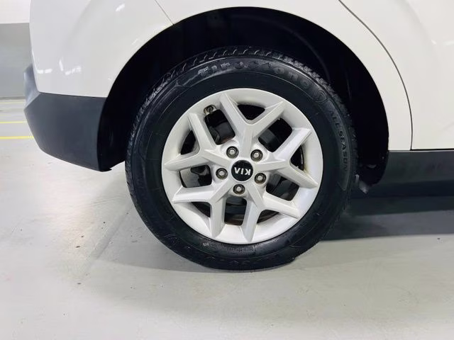 2021 Snow White Pearl Kia Soul S FWD Hatchback