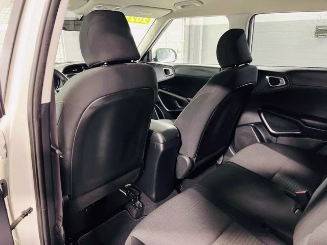 2021 Snow White Pearl Kia Soul S FWD Hatchback
