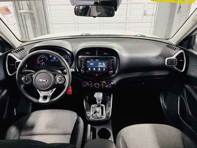 2021 Snow White Pearl Kia Soul S FWD Hatchback
