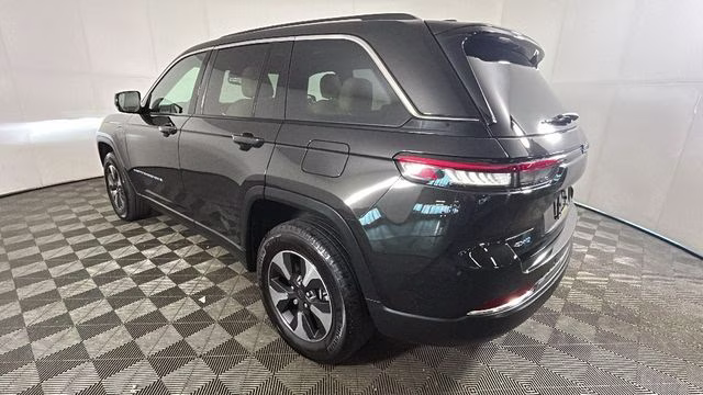 2024 Rocky Mountain Pearlcoat Jeep Grand Cherokee 4xe 4X4 SUV