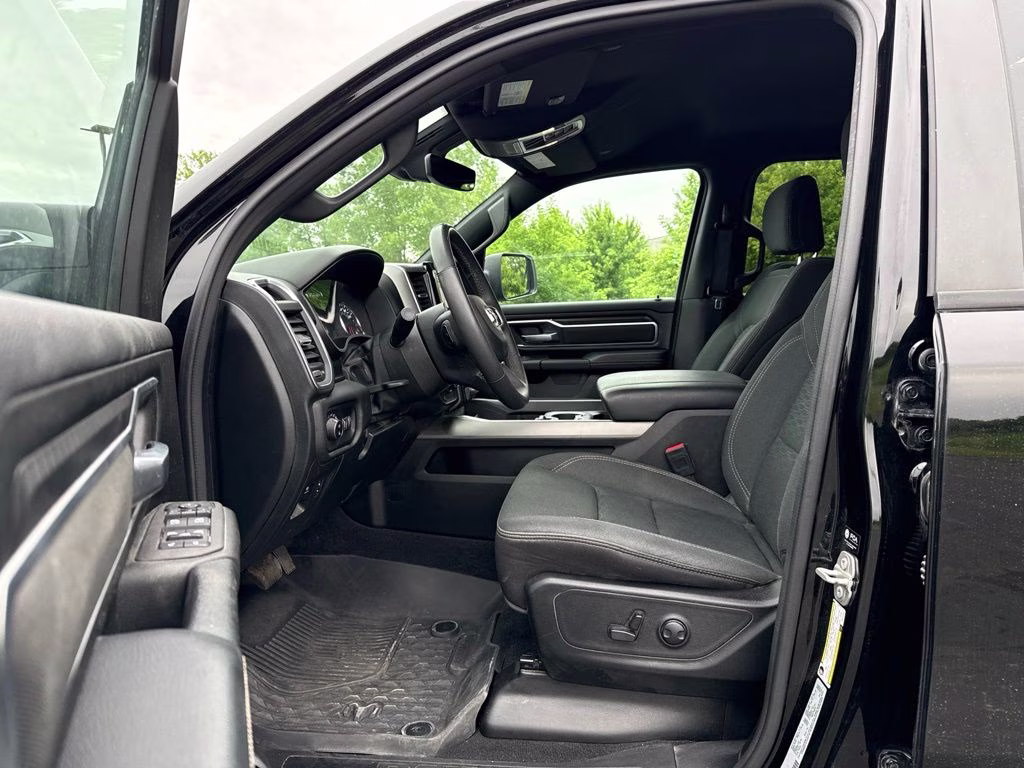 2025 Diamond Black Crystal Pearlcoat Ram 1500 Big Horn/Lone Star 4X4 Truck