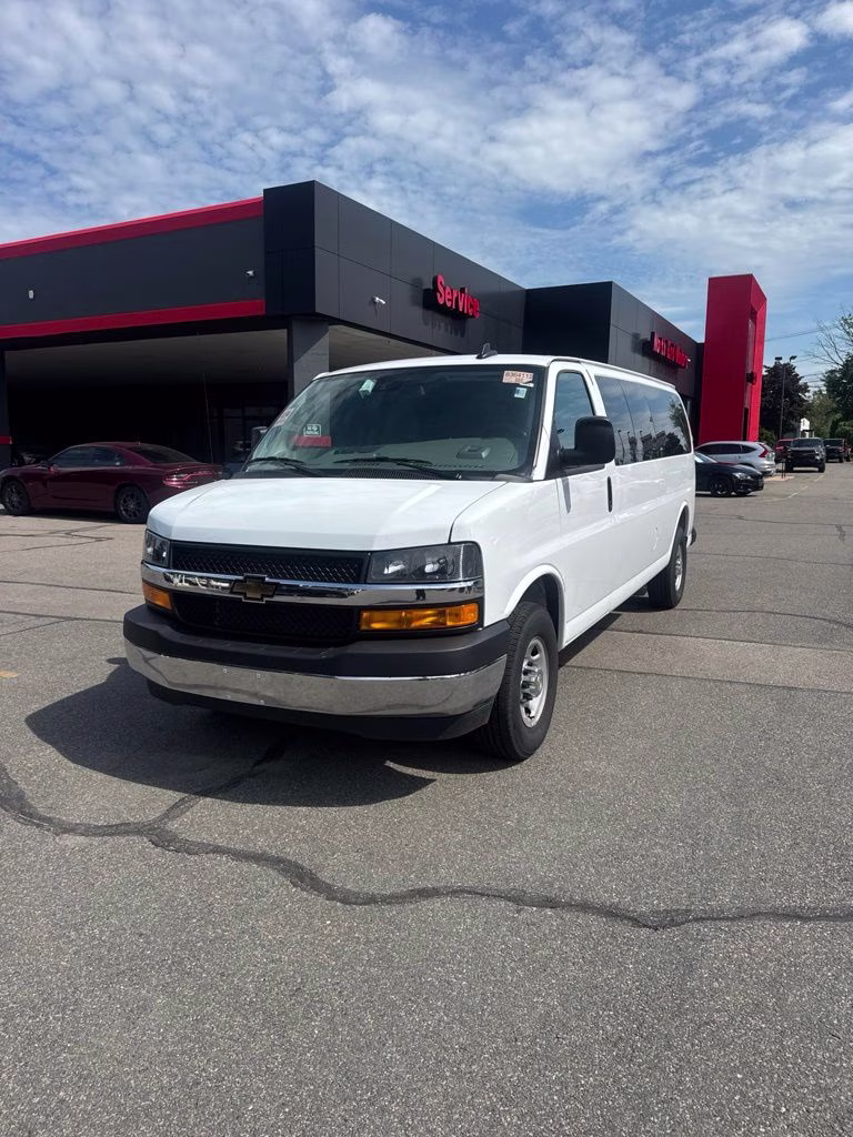 2025 Summit White Chevrolet Express 3500 LT RWD Van