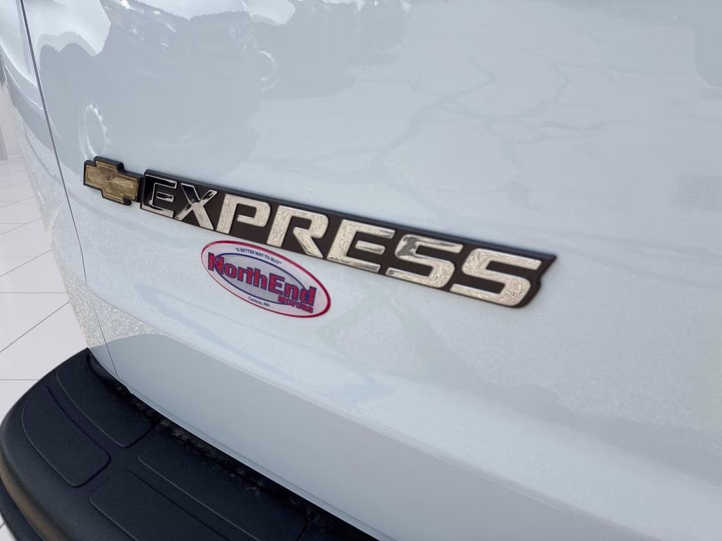 2025 Summit White Chevrolet Express 3500 LT RWD Van