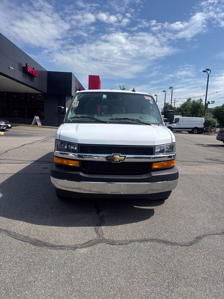 2025 Summit White Chevrolet Express 3500 LT RWD Van