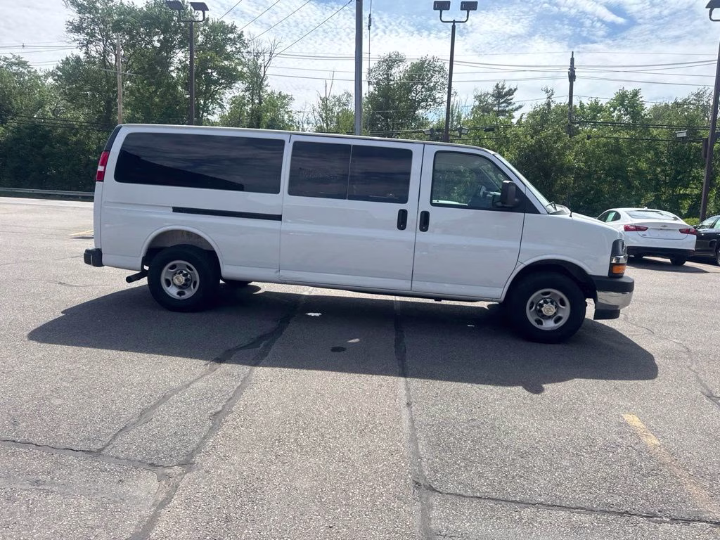 2025 Summit White Chevrolet Express 3500 LT RWD Van